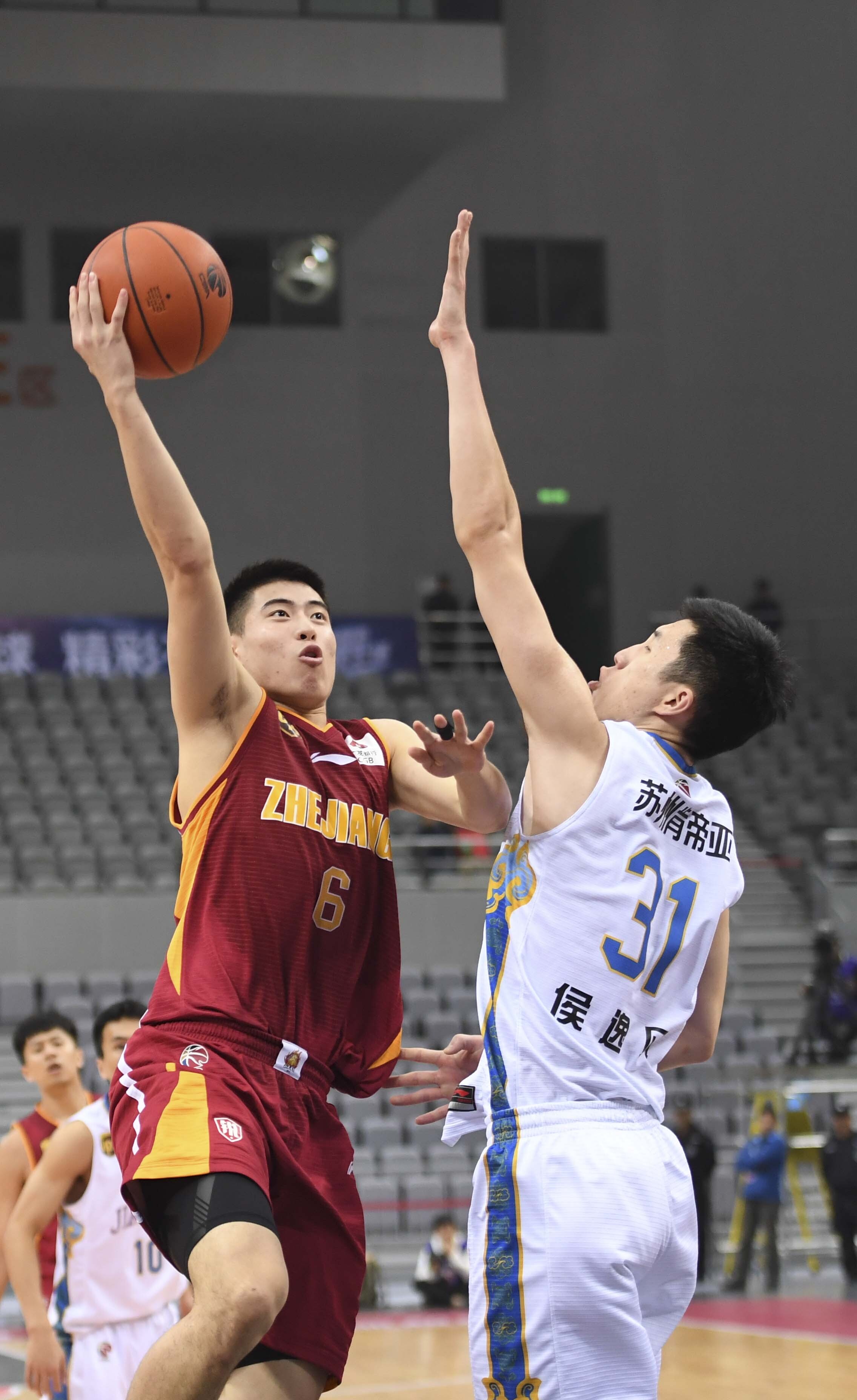 关于江苏肯帝亚关键比赛中实力发挥，主场击败亚洲劲旅新疆男篮的信息