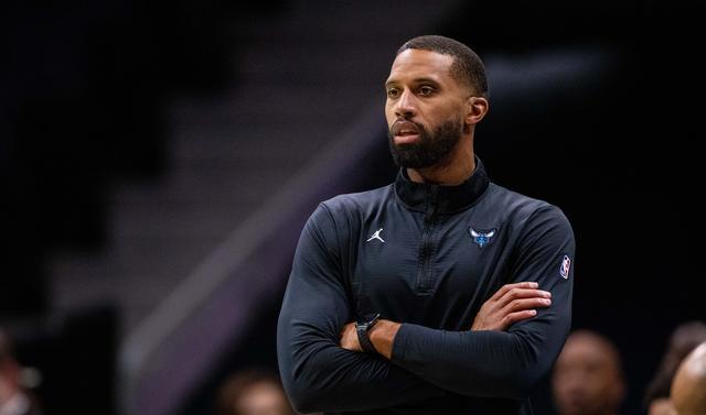 黄蜂老板宣布球队战绩无法满意将更换主帅的简单介绍 黄蜂老板宣布球队战绩无法满意将更换主帅的简单介绍