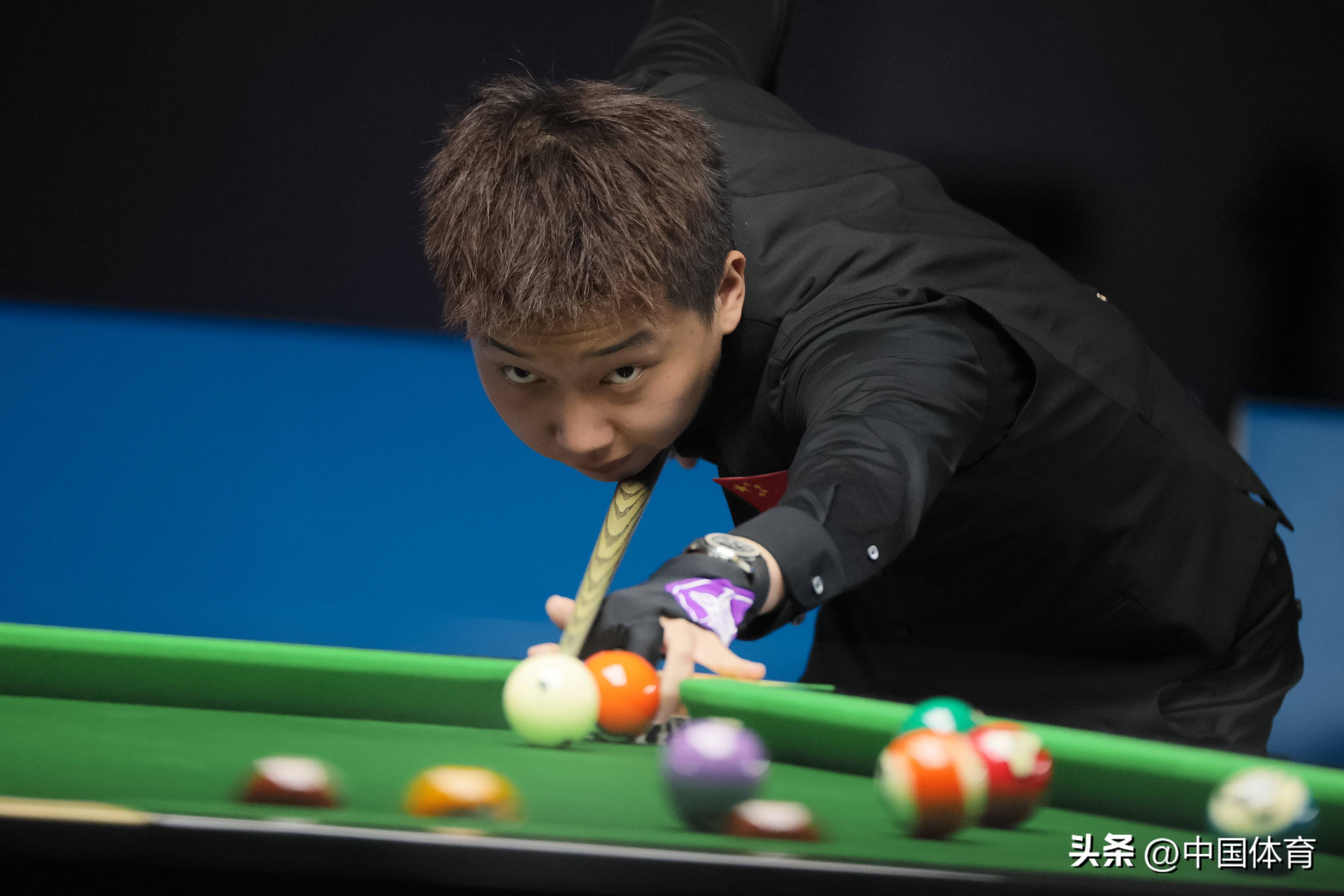 中国队在比赛中战胜对手晋级