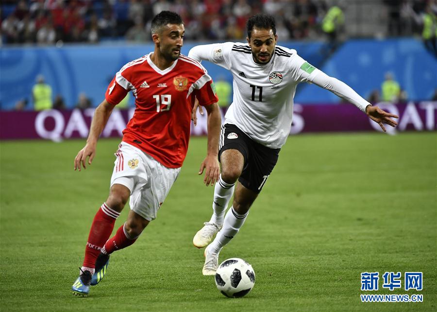 俄罗斯足球运动员宣布重返赛场，争夺金靴殊荣