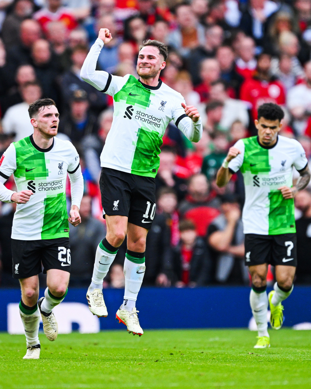 包含曼联客场-击败马德里竞技,取得三分的词条 包含曼联客场-击败马德里竞技,取得三分的词条